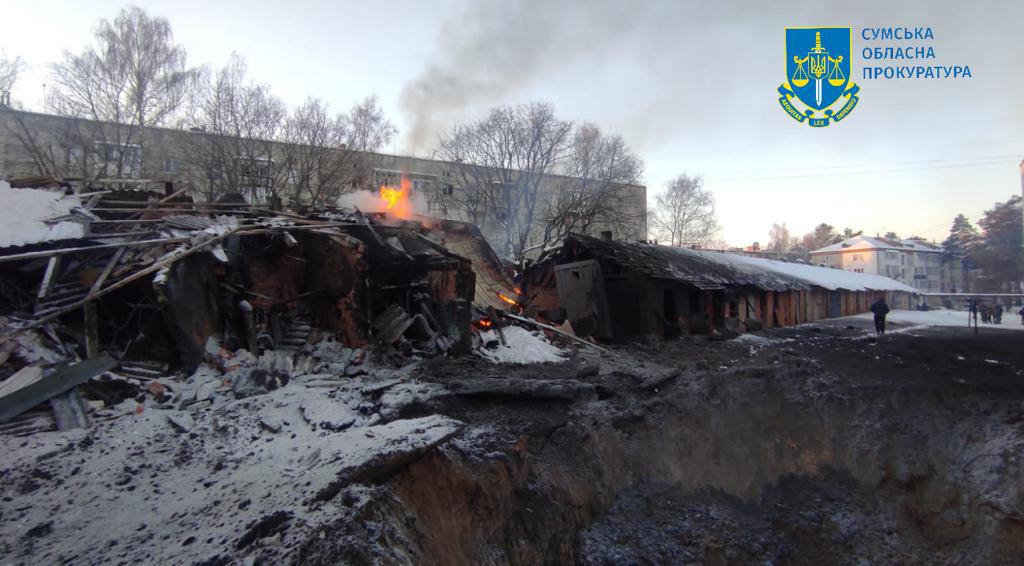 последствия ракетного удара по городу Шостка Сумской
        области