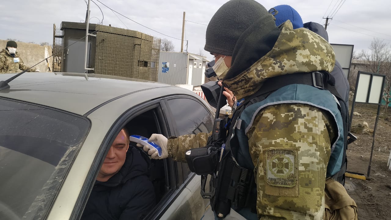 Видео на границе с украиной. Обстановка на границе с Украиной на сегодняшний. Военные через границу Украины. Что на границе с Украиной на сегодняшний день. Что происходит на границе.