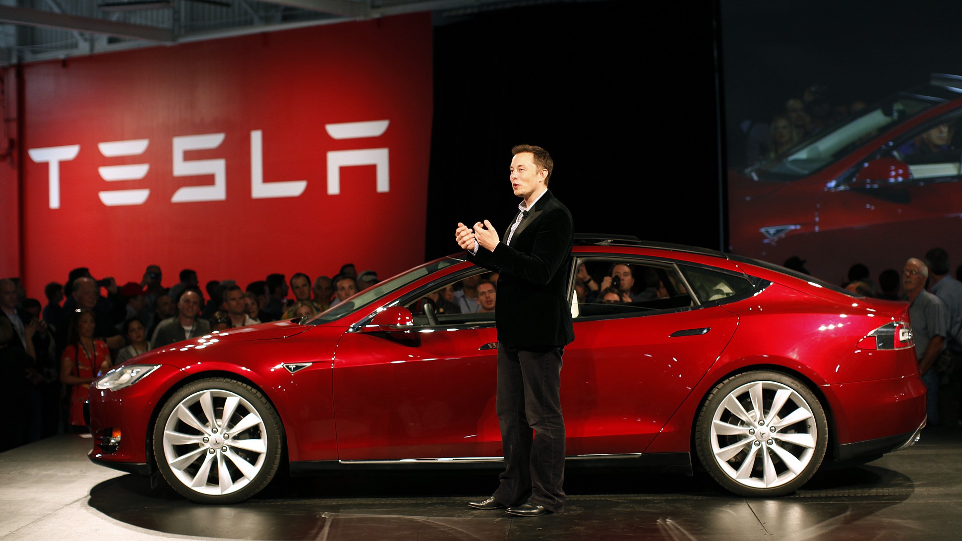 Tesla строит планы по увеличению производства электрокаров